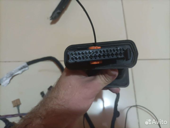 Электропроводка (коса) двери передней левой Skoda