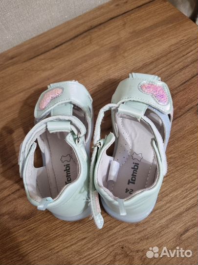 Сандалии для девочки 24 размер новые