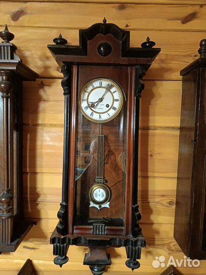 Старинные настенные антикварные часы с боем