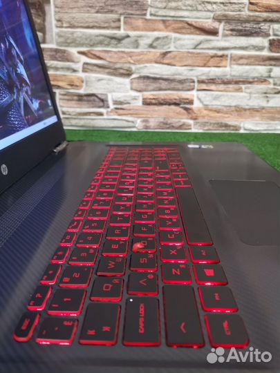 Игровой ноутбук Hp 17.3/i7/GTX 1070 8Гб/12озу/ssd