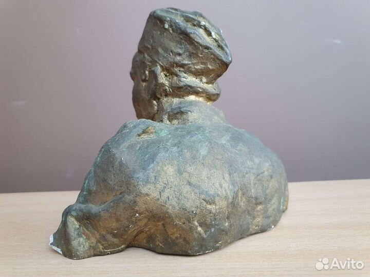 Старинный бюст чапаев