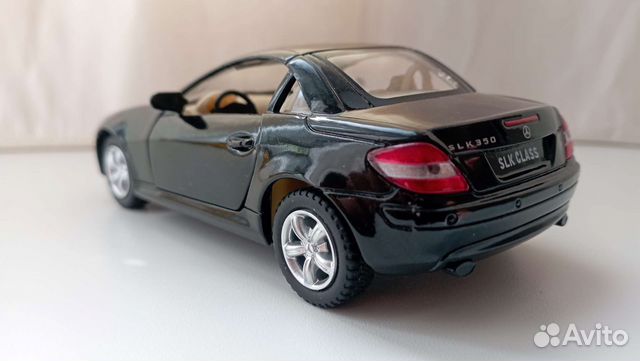 Машинка Mercedes-Benz SLK 1/32