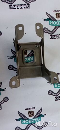 Кронштейн Mitsubishi Outlander XL CW5W