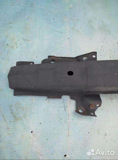 Усилитель бампера переднего 1J0806636A