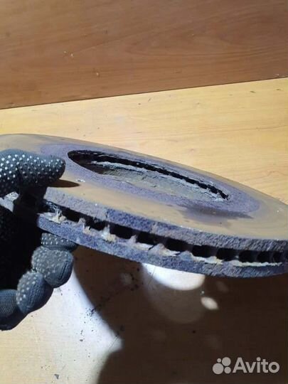 Тормозной диск передний Infiniti Qx56 VK56VD 5.6L