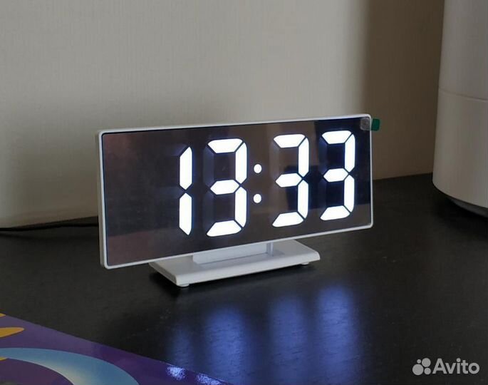 Настольные часы электронные с зеркальным экраном