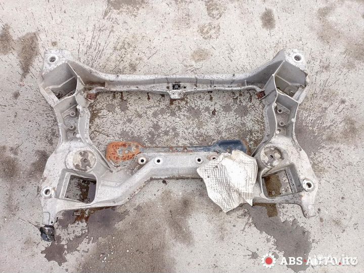 Передняя балка (подрамник) Mercedes-Benz C-Класс