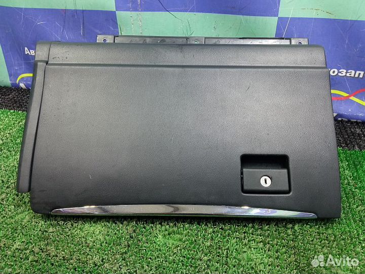 Перчаточный ящик Nissan Patrol