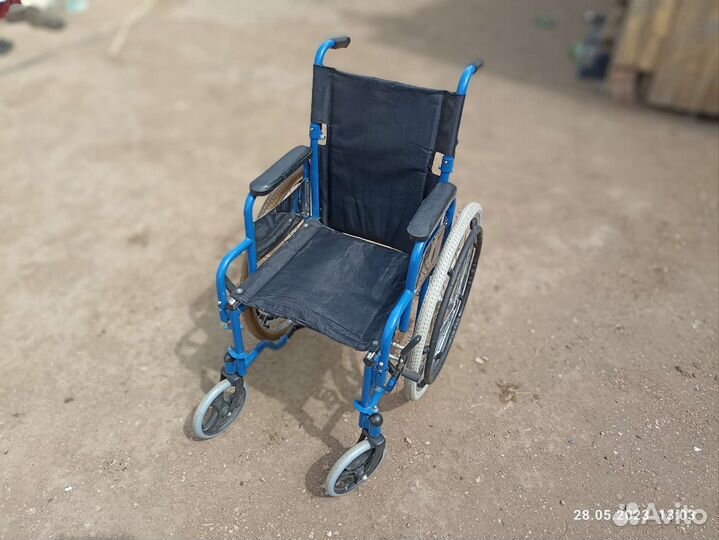Инвалидная коляска складная бу
