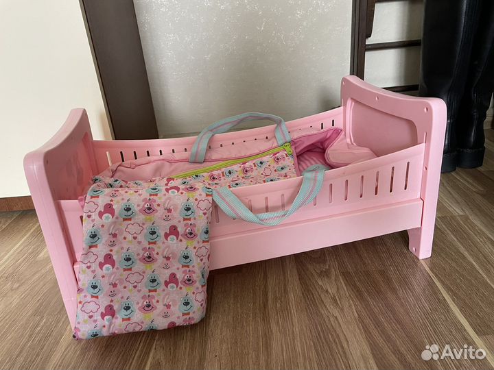 Кроватка с постелькой и мягкая переноска Babyborn