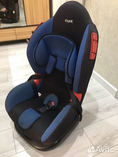 Автомобильное кресло
