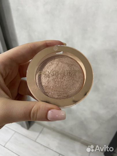 Revolution бронзер