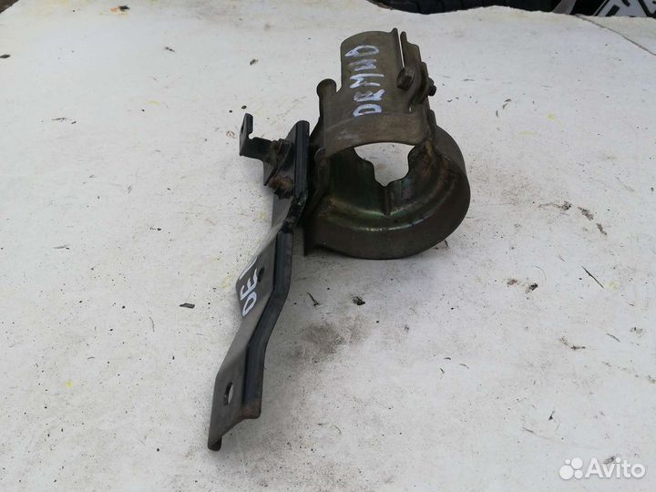 Кронштейн Мазда Демио 1