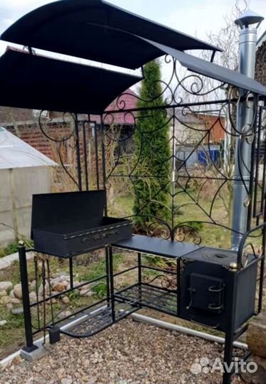 Мангал с крышей