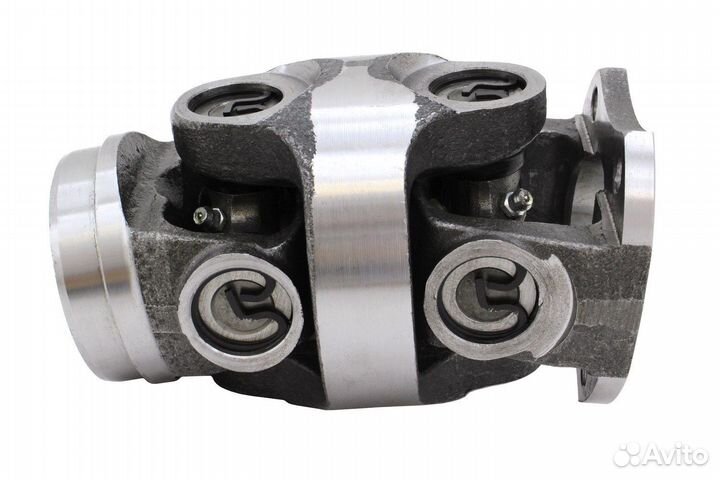 Шарнир карданного вала с двойной крестовиной