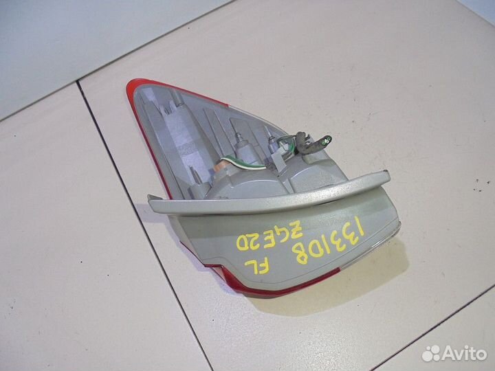 Стоп сигнал toyota wish ZGE20G зад лево