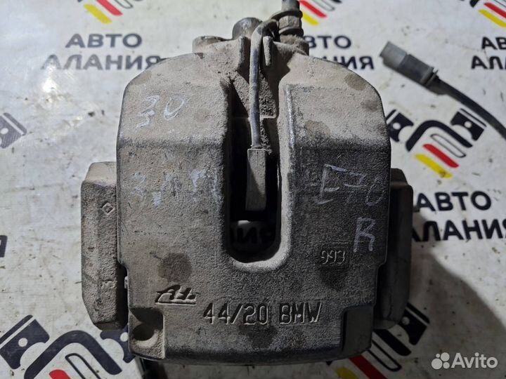 Суппорт задний правый Bmw X5 E70 N62B48 2008