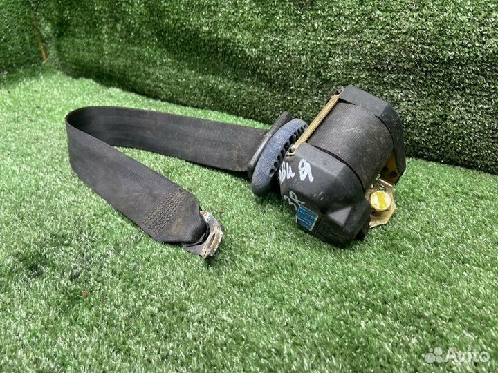 Ремень безопасности задний правый Skoda Octavia 1