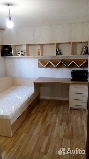 Кровать со столом