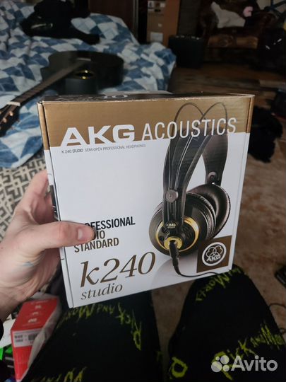 Студийные наушники AKG k240