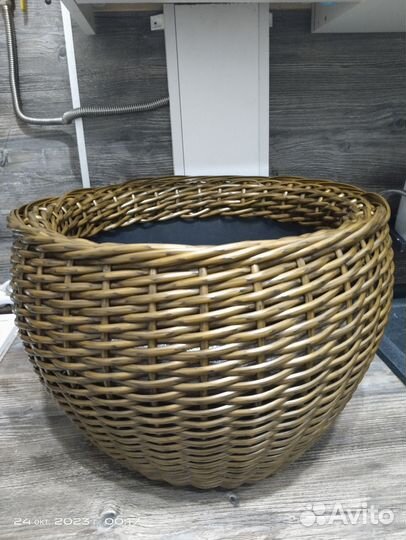 Кашпо для цветов из ротанга