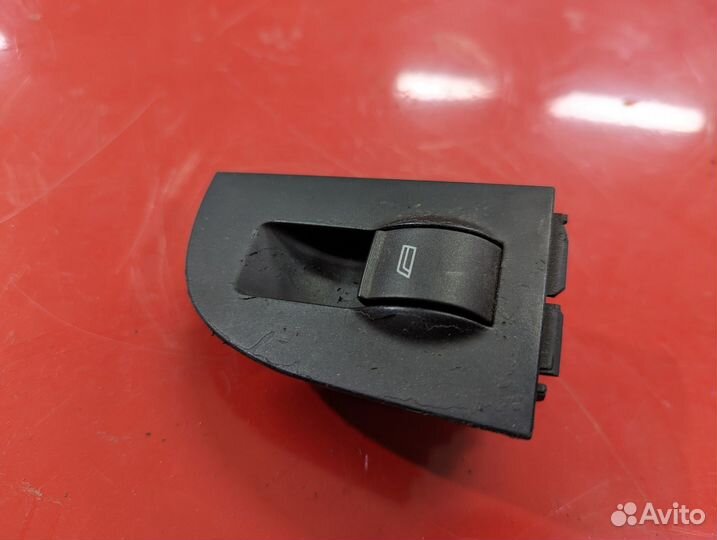 Кнопка стеклоподъемника правой двери Audi A6