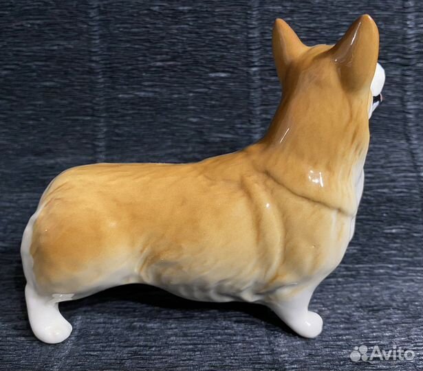 Корги фарфоровая статуэтка собаки