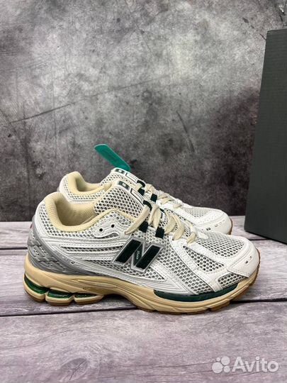 Кроссовки New Balance 1906R 'White Green', белый