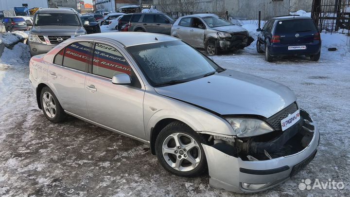 Накладка стекла переднего левого Ford Mondeo 3 (B4Y) 1350515