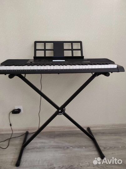 Синтезатор casio CT-X700 с подставкой в комплекте