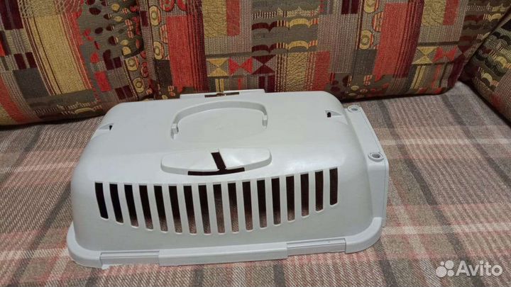 Переноска для кошек и собак