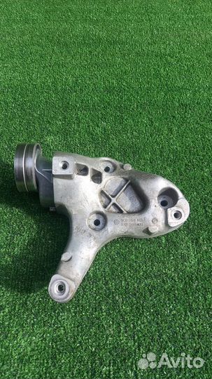 Кронштейн генератора Skoda Yeti 1.4,Caxa