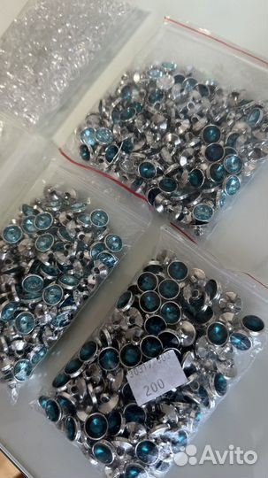 Материалы для рукоделия (пуговицы, зажимы и тд)