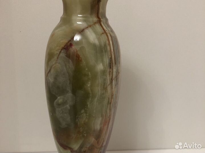 Ваза из оникса