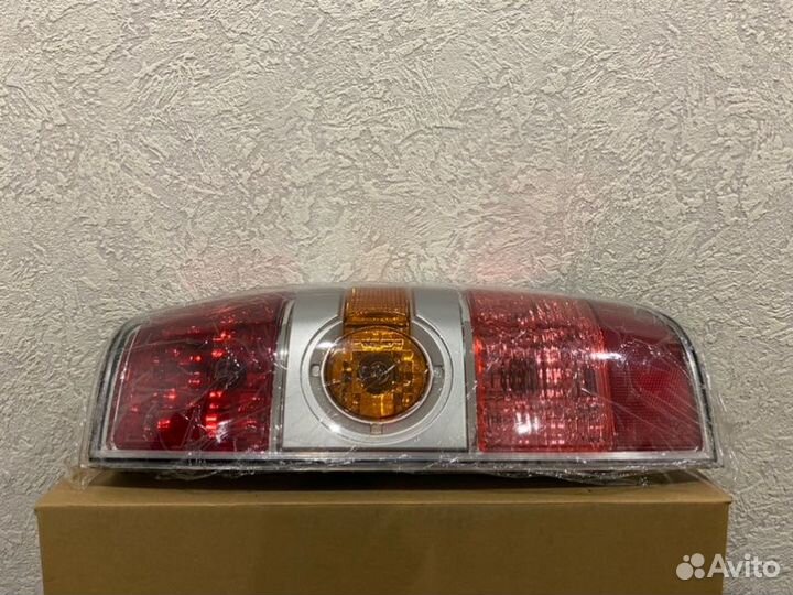 Стоп-сигнал задний правый Mazda Bt-50 UN