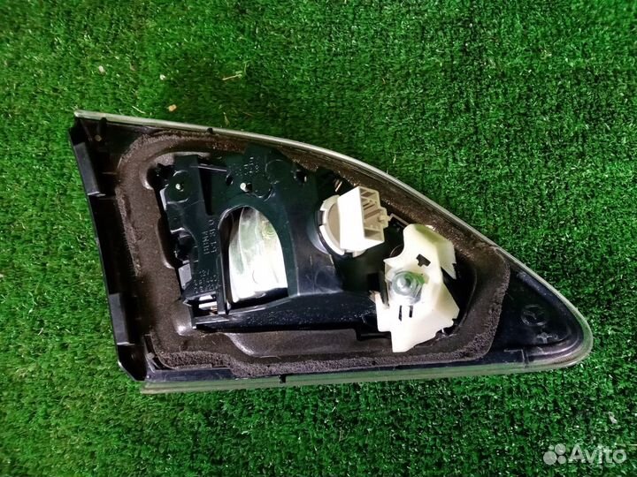 Фонарь задний правый Mazda Axela / Mazda 3 BL6FJ
