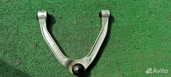 Рычаг передний верхний левый Infiniti m35