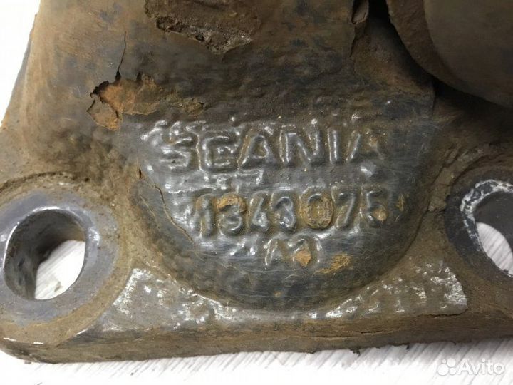 Кронштейн кабины передний левый Scania P124 12