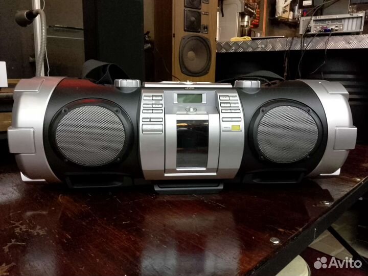 Магнитола JVC RV-NB50