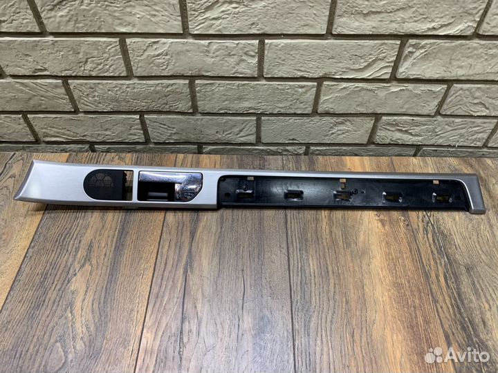 VW Touareg Накладка декоративная внутренняя LH RH