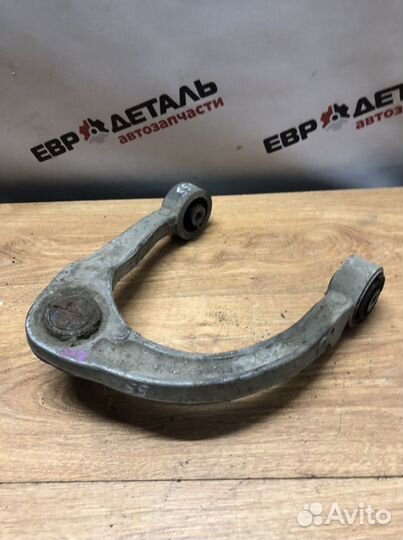 Рычаг передний верхний правый Cadillac SRX