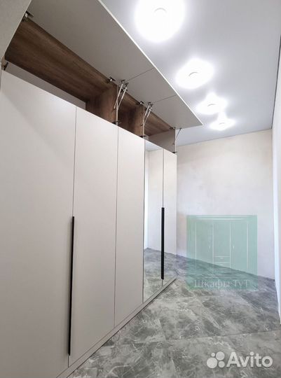 Черный шкаф