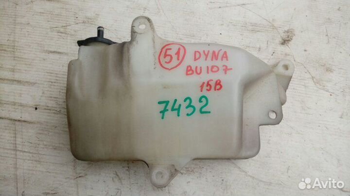 Расширительный бачок Toyota Dyna BU107 15B 1996