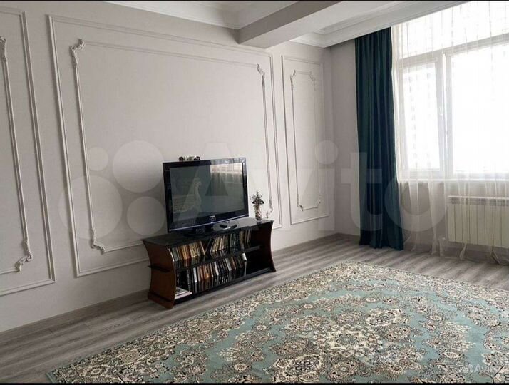 2-к. квартира, 73 м², 4/13 эт.