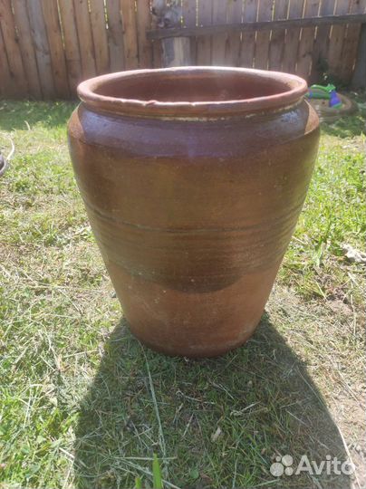 Глиняный кувшин старинный