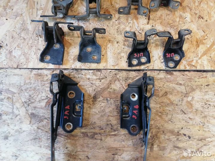 Петли дверей Dodge stratus