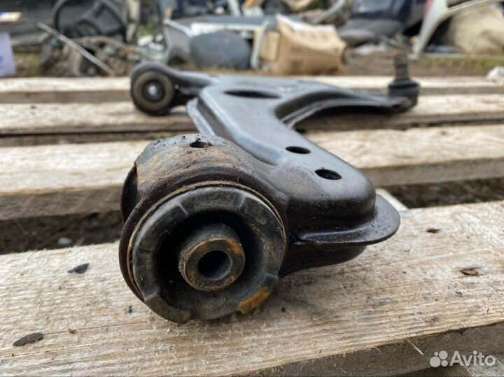 Рычаг подвески передний Opel Vectra B седан X16XEL