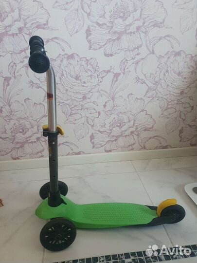 Самокат детский трехколесный
