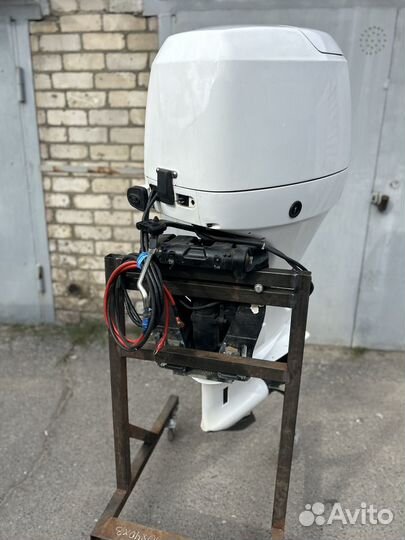 Лолочный мотор suzuki DF70