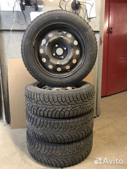 Комплект зимних колес r15